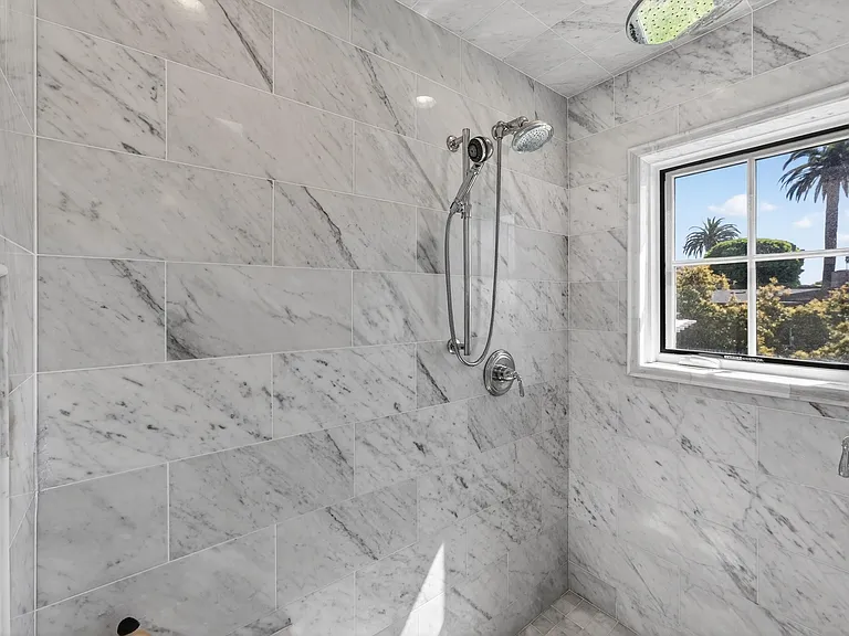 405 Blumont St — Photo 23