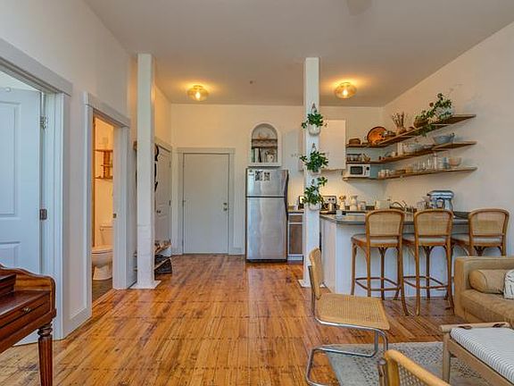 5th image of 30 Lincoln St APT 114