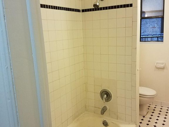 3rd image of 429 Fairmount Ave #1006