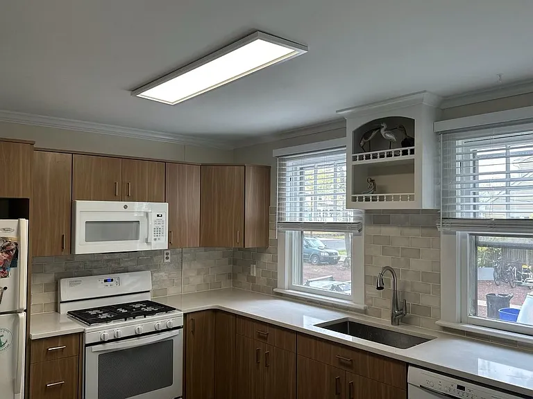 601 Boulton Ave — Photo 23
