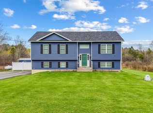 43 Boxwood Lane, Hermon, ME 04401