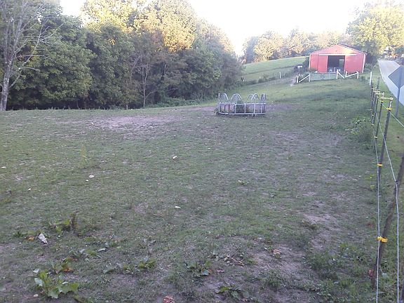 2nd image of 1395 Shepardsville Hwy