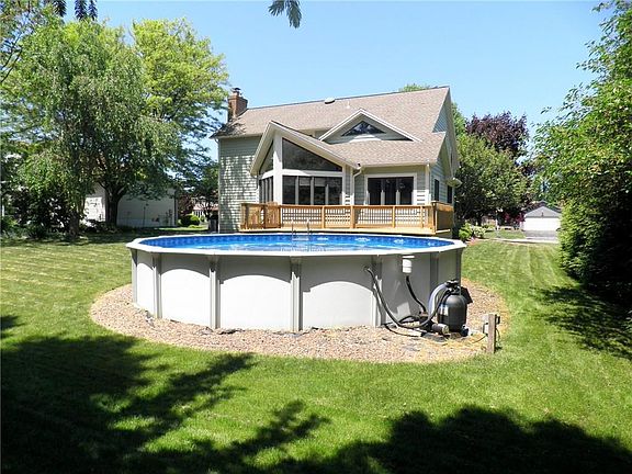 4th image of 155 Haskins Ln S