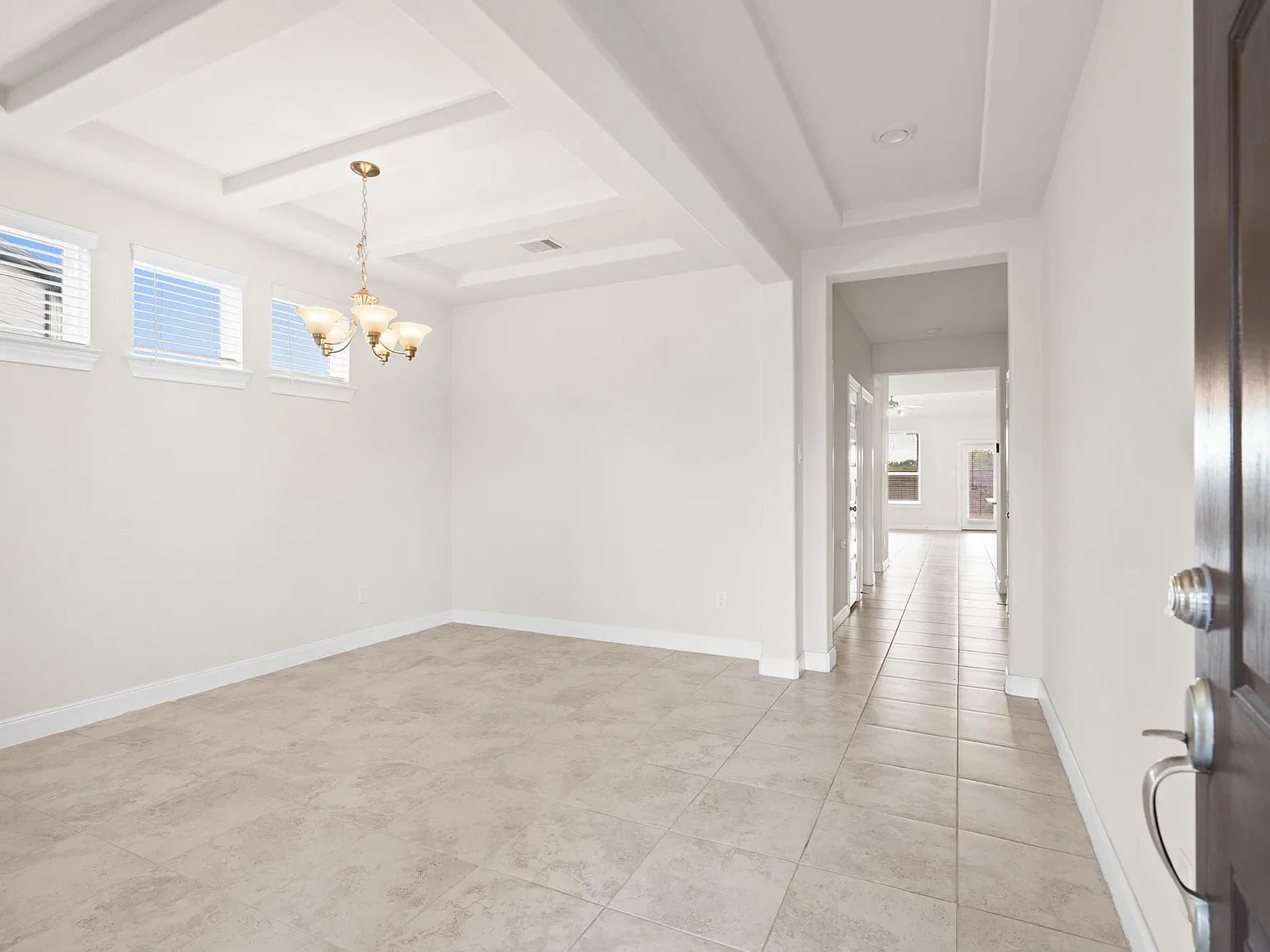 4 bed, 3.5 bath, 2732 sqft, $2,800 — Photo 4