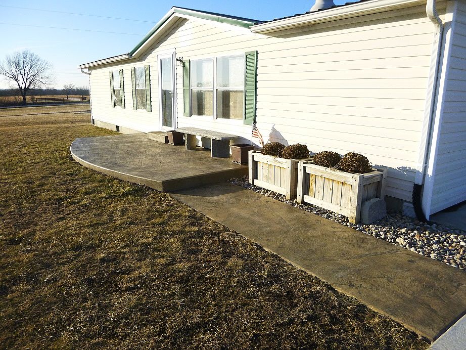 1st image of 515 SE 30th Rd