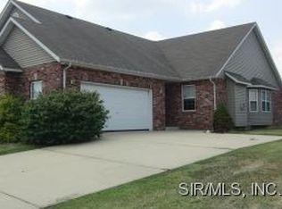 20 Old Orchard Ln, Glen Carbon, IL 62034