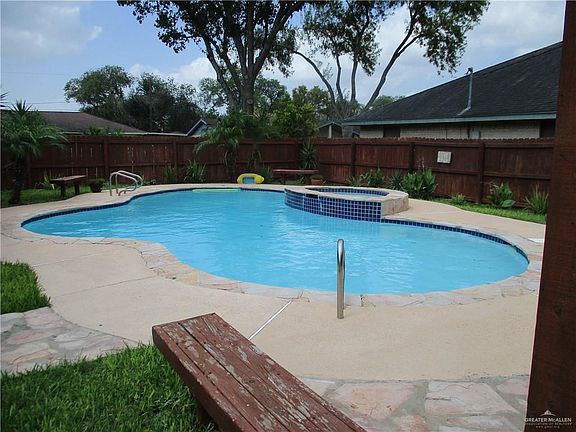 4th image of 224 Las Palmas Dr
