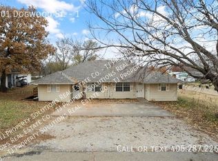 601 Dogwood St #1, Wellston, OK 74881