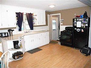 2nd image of 135 Wildwood Pl