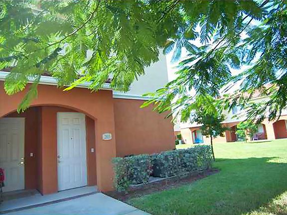 2nd image of 48 SE Sedona Cir APT 203