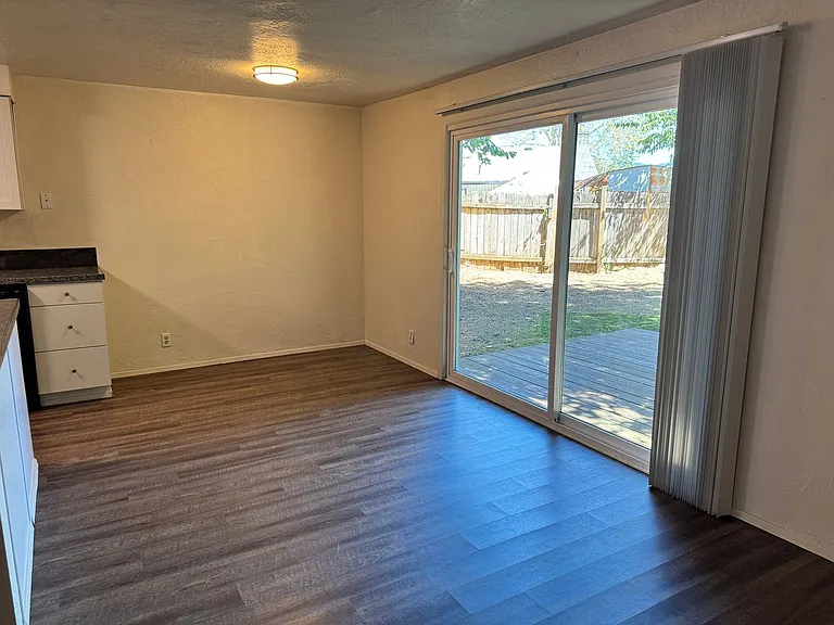 1739 Rainbow Loop — Photo 6