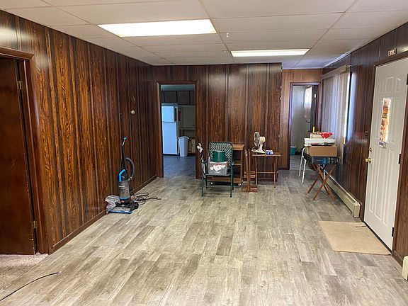 4th image of 120 Meyer Ave