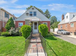 6532 171st St, Fresh Meadows, NY 11365