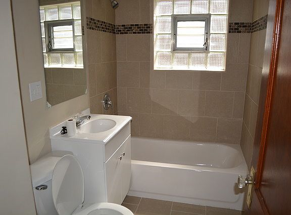 4th image of 2519 S 58th Ct