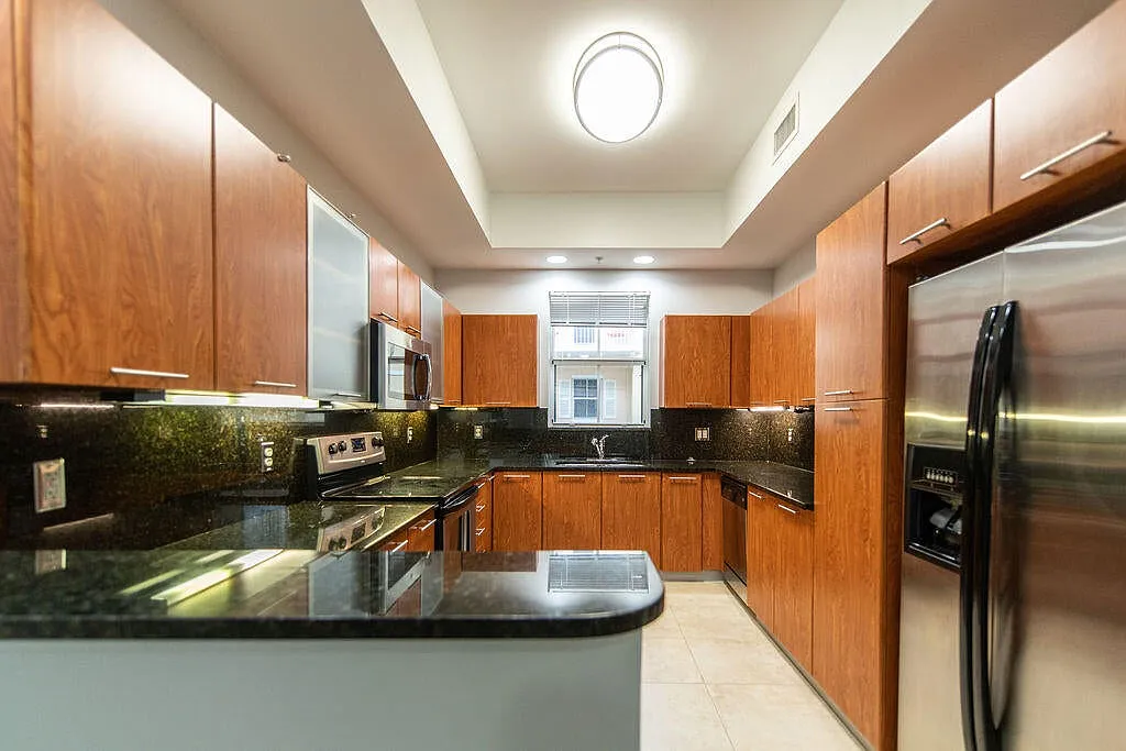 3 bed, 1952 sqft, $3,500 — Photo 4