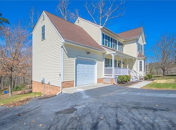 3rd image of 3811 River Mill Dr