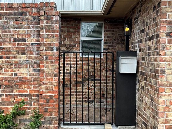 2nd image of 4701 Sagebrush Cir