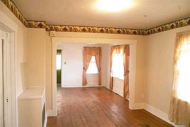 2nd image of 827 Drew Ct