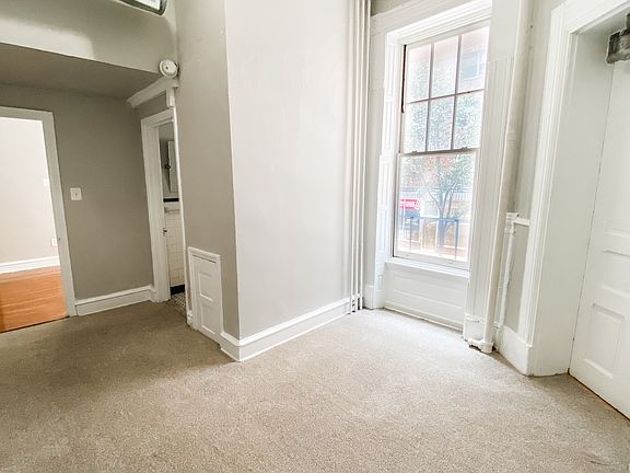 5th image of 125 S 21st St APT 2R