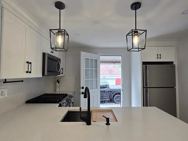 613 Willow Ave #1 — Photo 5
