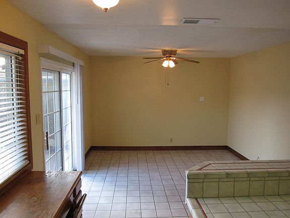 4th image of 574 Calero Ave