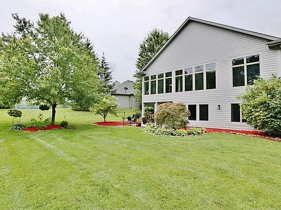 4th image of 9687 Greenside Ct
