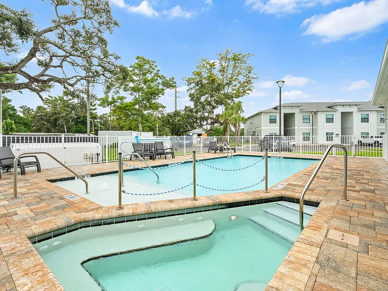The Grove Apartment Homes — Photo 13