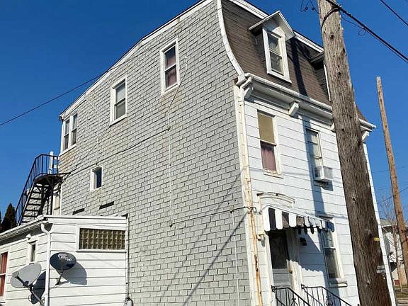 2nd image of 1065 E King St