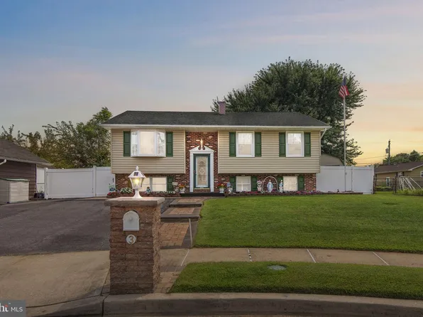 3 Polo Ct, Baltimore, MD 21221