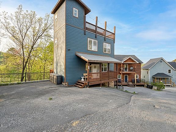 2nd image of 419 Stone Ridge Way