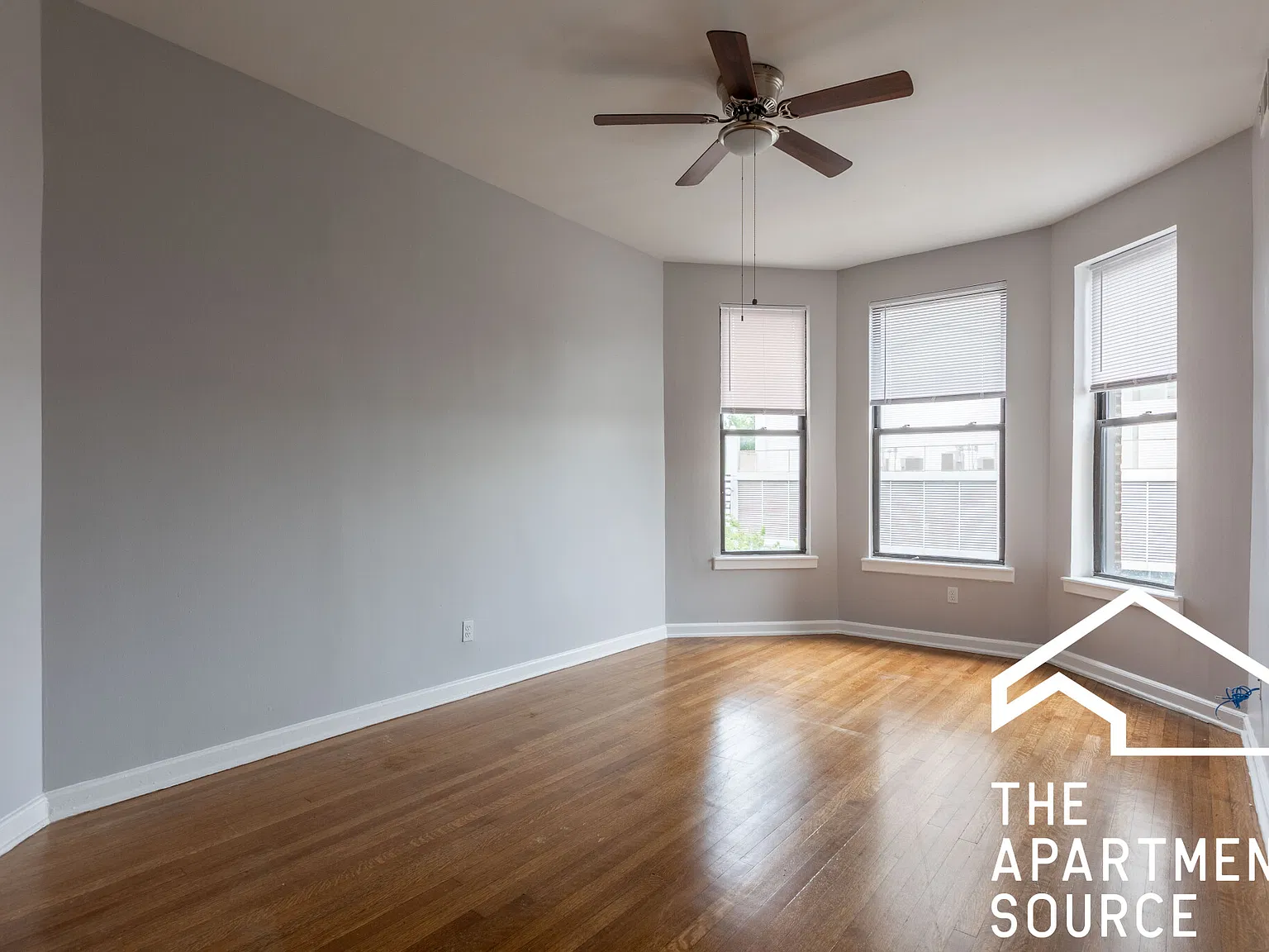 3 bed, 1.5 bath, 1350 sqft, $2,900 — Photo 4