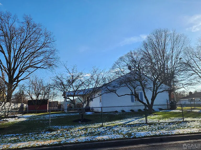 2105 Murray Ave — Photo 4