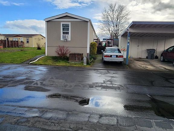 2nd image of 300 SE Goodnight Ave Unit 74