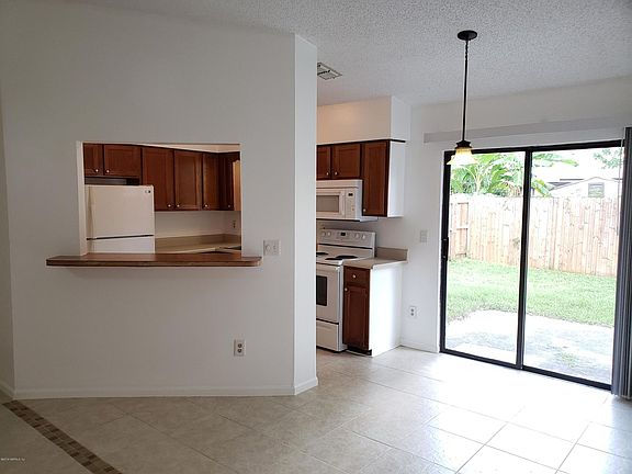 5th image of 2661 San Francisco Blvd #B