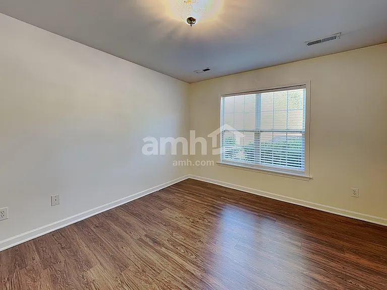 1867 Longmont Dr — Photo 18