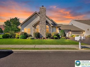2894 Donegal Dr, Macungie, PA 18062