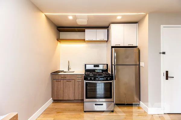 Rented by EXR | media 6