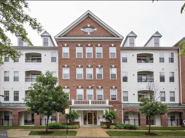 5801 Clipper Ln Unit 205