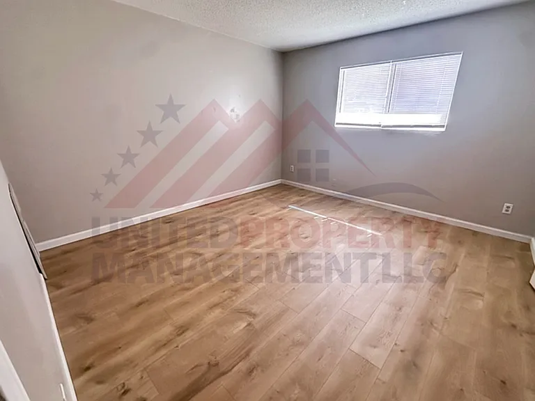 900 Lamont St — Photo 4