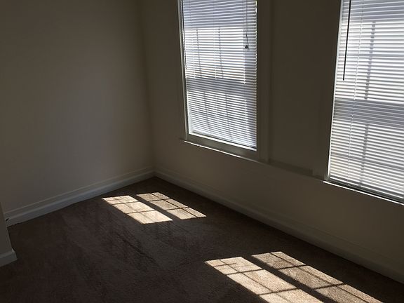 3rd image of 724 Cecil Ave N