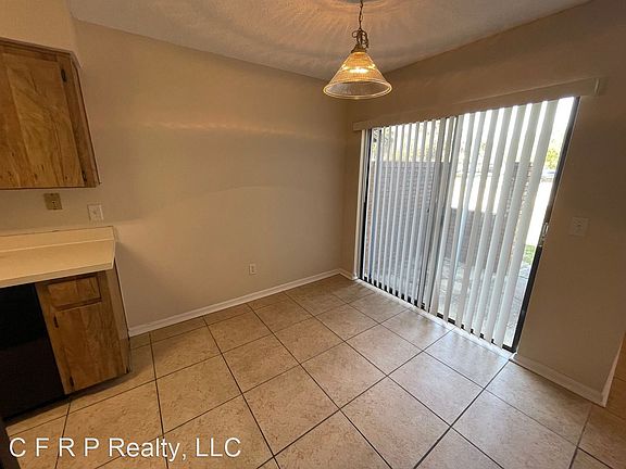 3rd image of 103 S Lakeview Dr