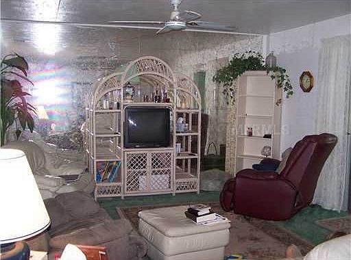 3rd image of 261 Paine Dr