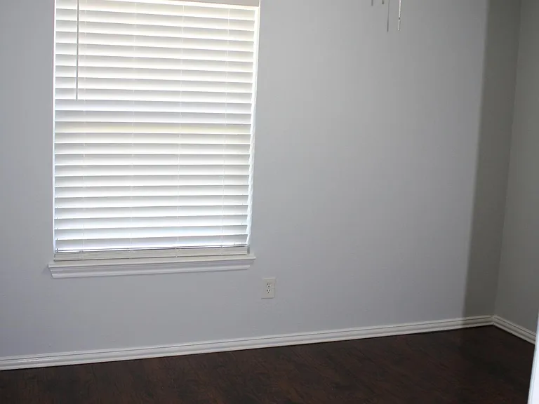 2518 Highdale Dr — Photo 33