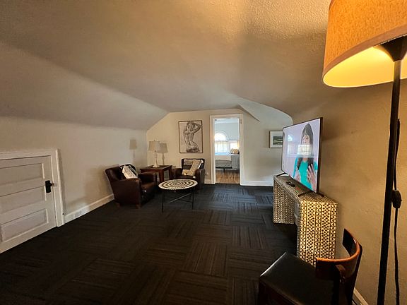 5th image of 2440 Blaisdell Ave S #3
