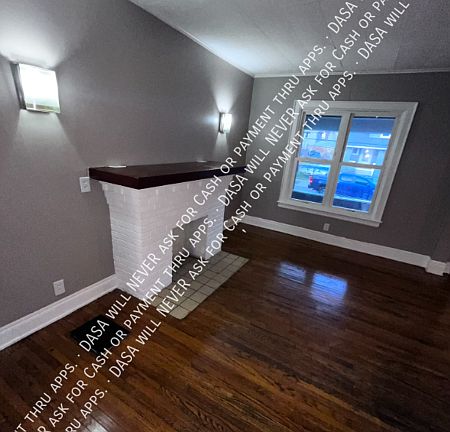4th image of 19 Mayer Ave