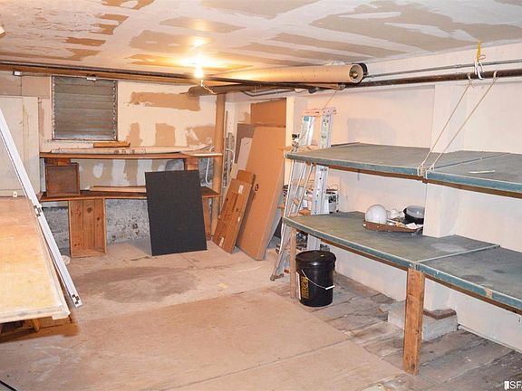 4th image of 13 Surrey St #A