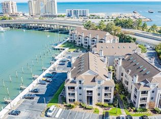 405 Harbour Pt APT 305, Virginia Beach, VA 23451