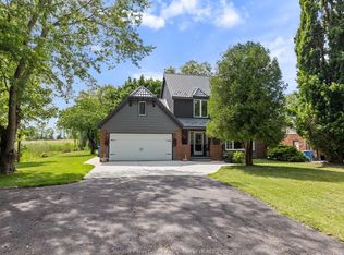 2028 Front Rd N, Amherstburg, ON N9V 3R3