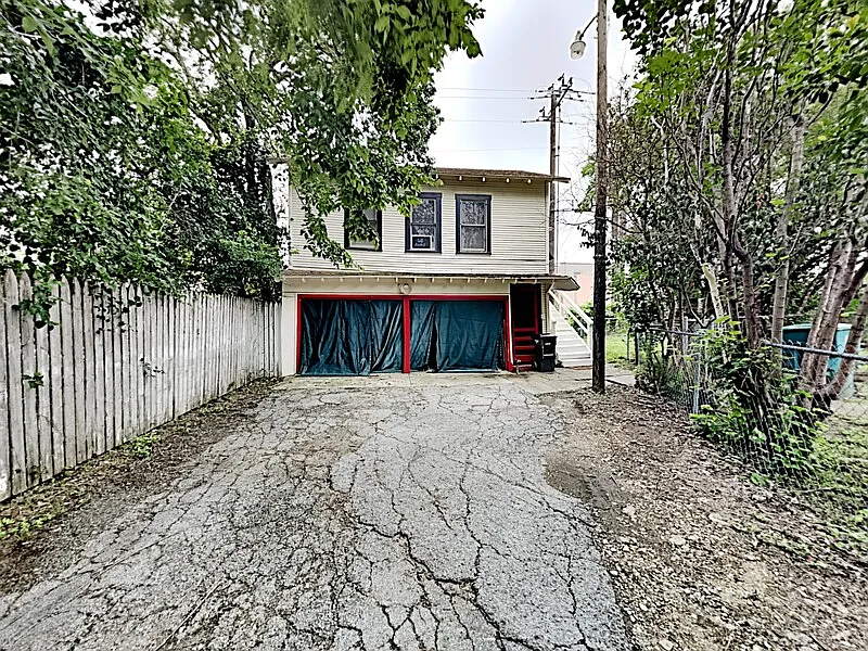 3333 W 6th St