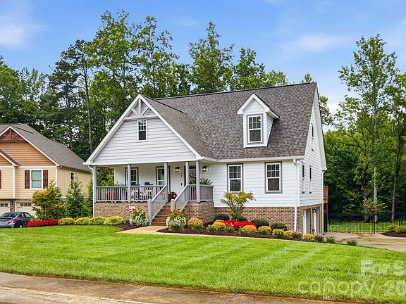 5th image of 136 Maplewood Ct
